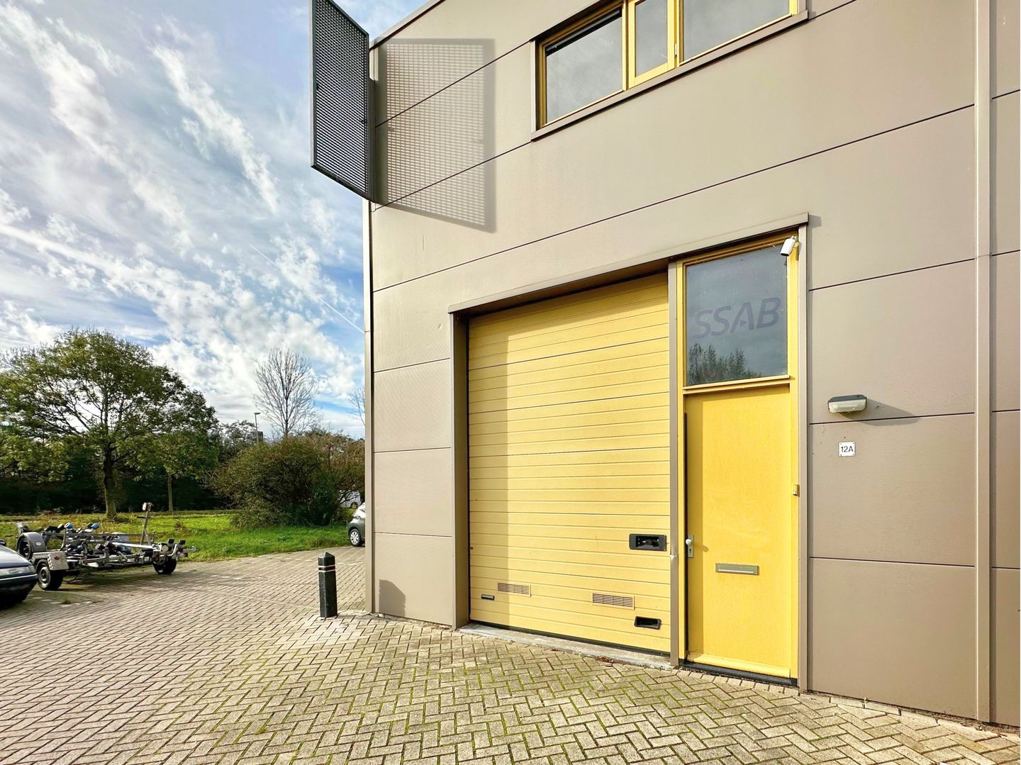 View photo 3 of Magneet 12-A