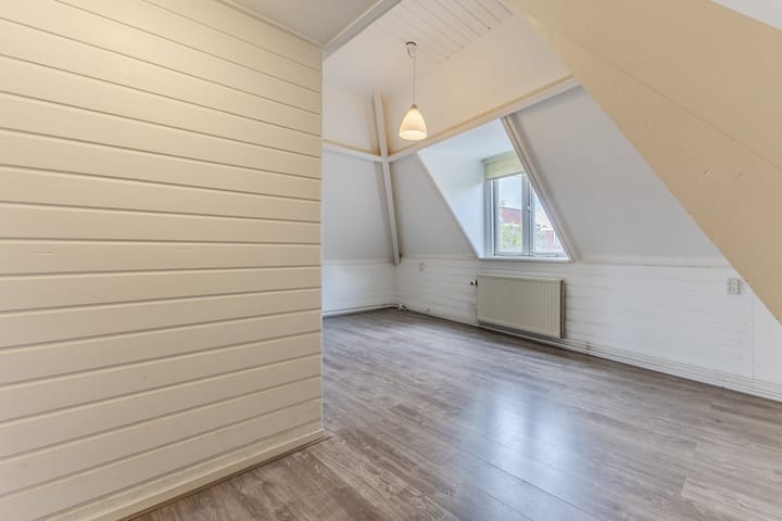 Photo 13 of Nieuwe Langendijk 19