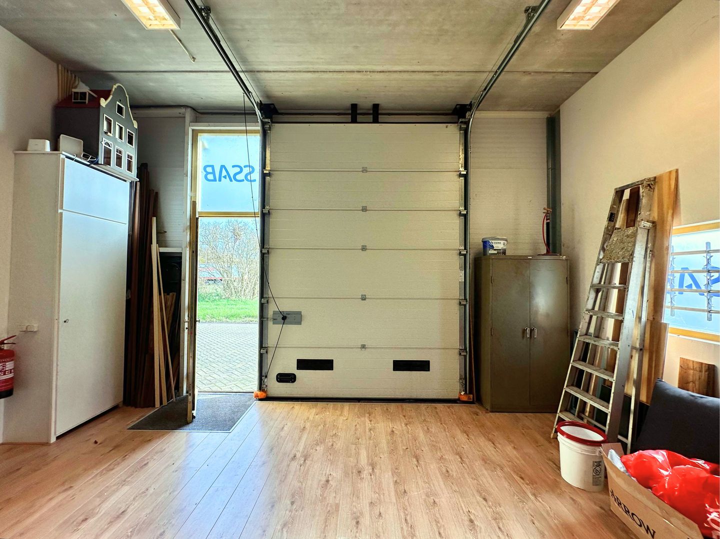 View photo 5 of Magneet 12-A