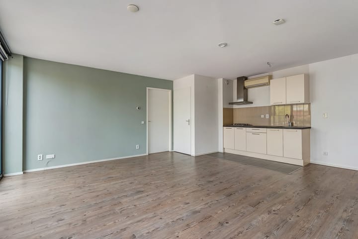 Photo 6 of Nicolaas Beetsplein 109-A