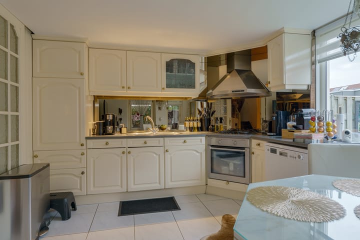 Photo 17 of Straatsburglaan 30