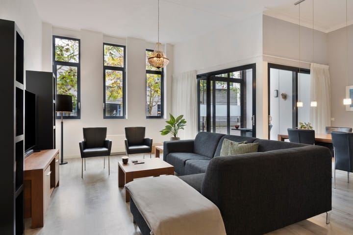 Photo 11 of Pastoor Spieringsstraat 225