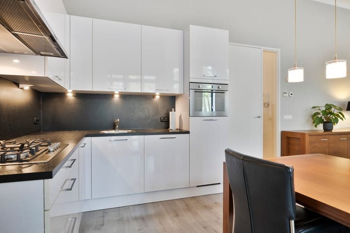 Photo 16 of Pastoor Spieringsstraat 225