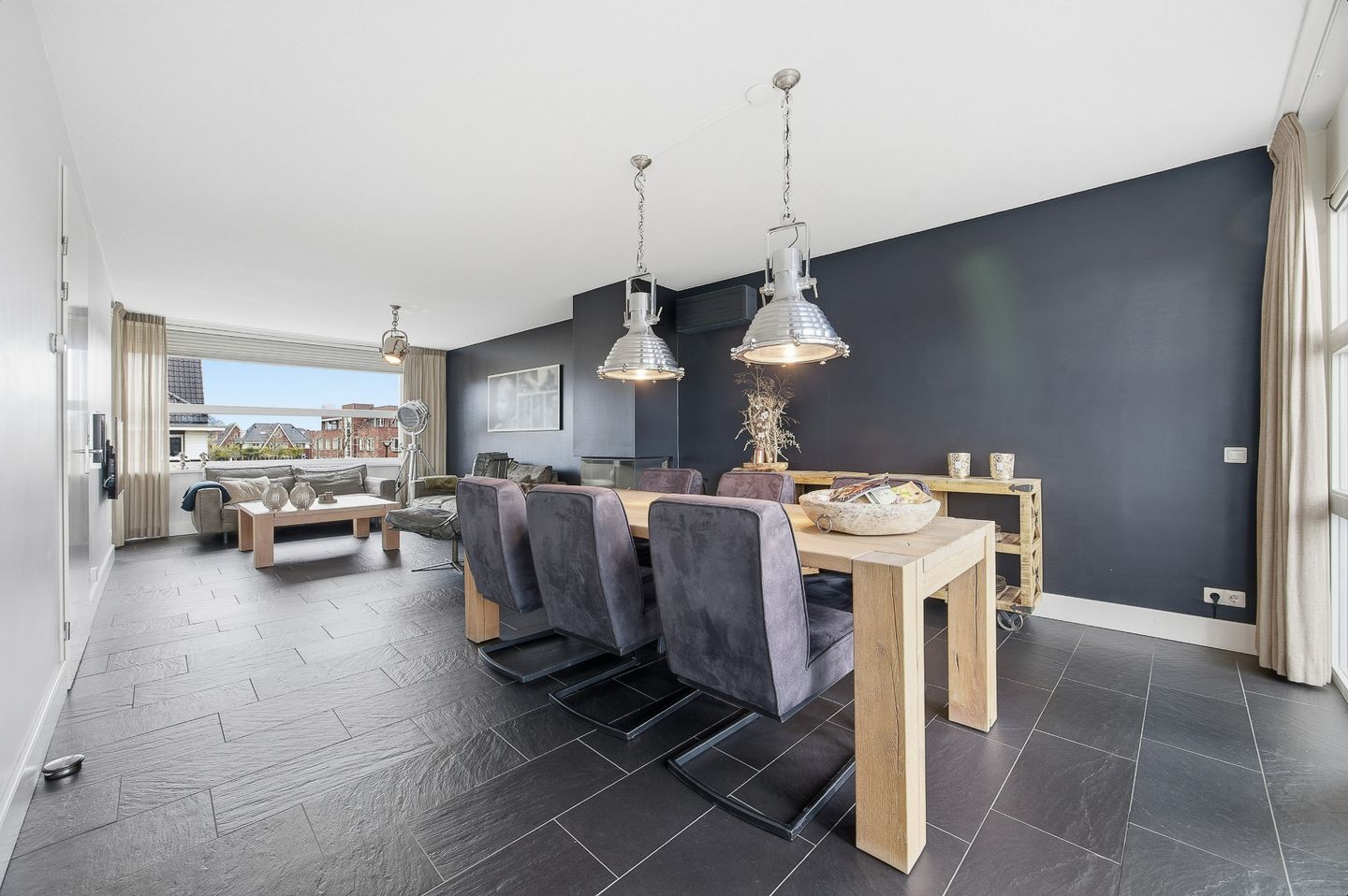 Foto 19 van Meindert Hobbemastraat 1