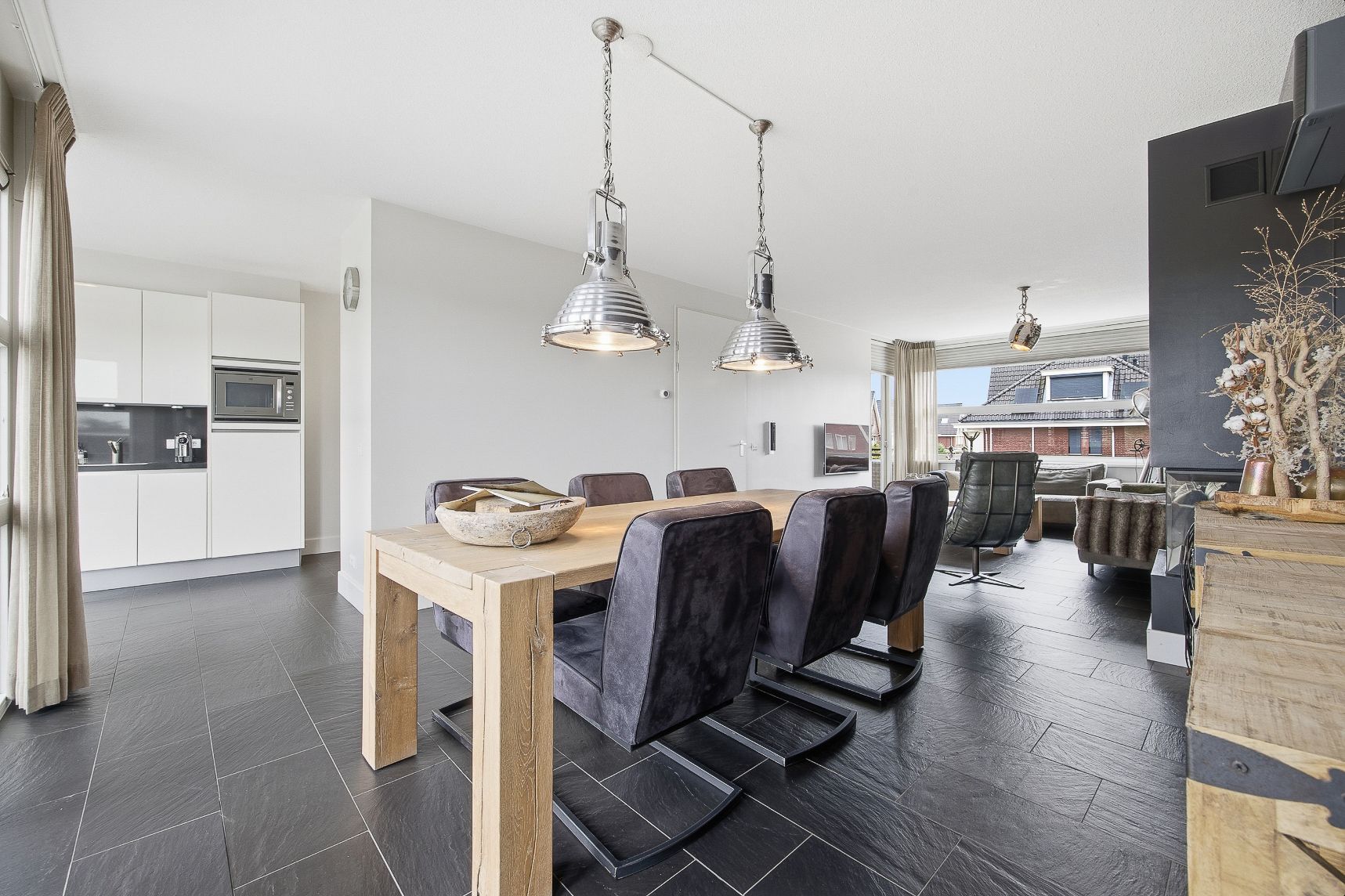 Foto 21 van Meindert Hobbemastraat 1