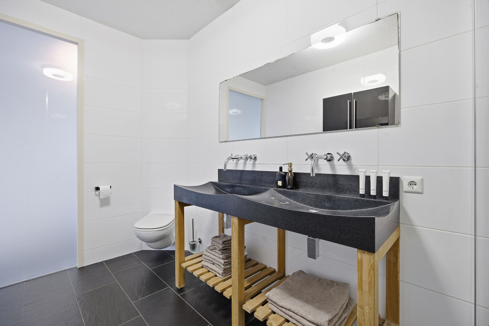 Foto 36 van Meindert Hobbemastraat 1