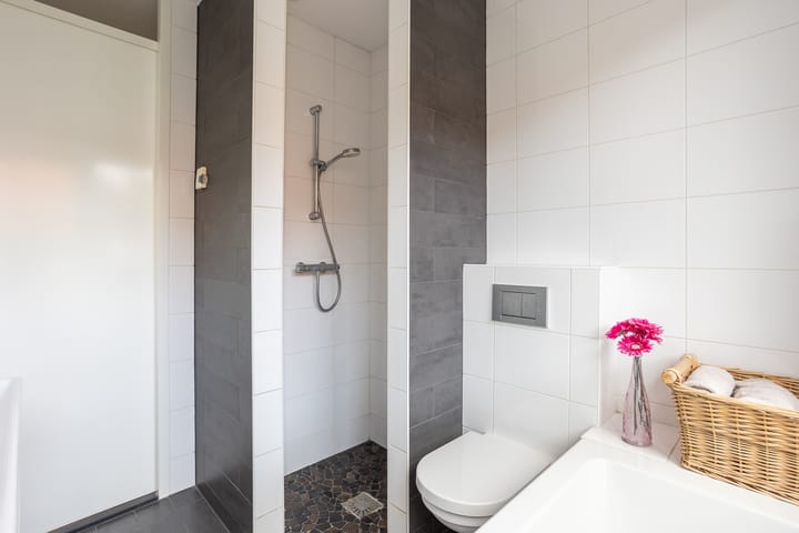 Foto 17 van De Bazelweg 5