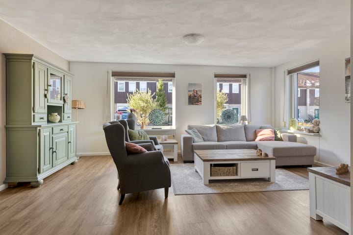 Photo 2 of Huygensstraat 27