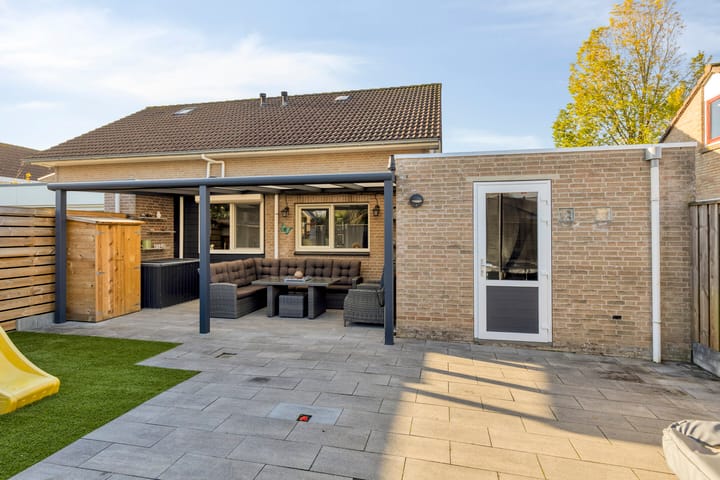 Photo 3 of Huygensstraat 27