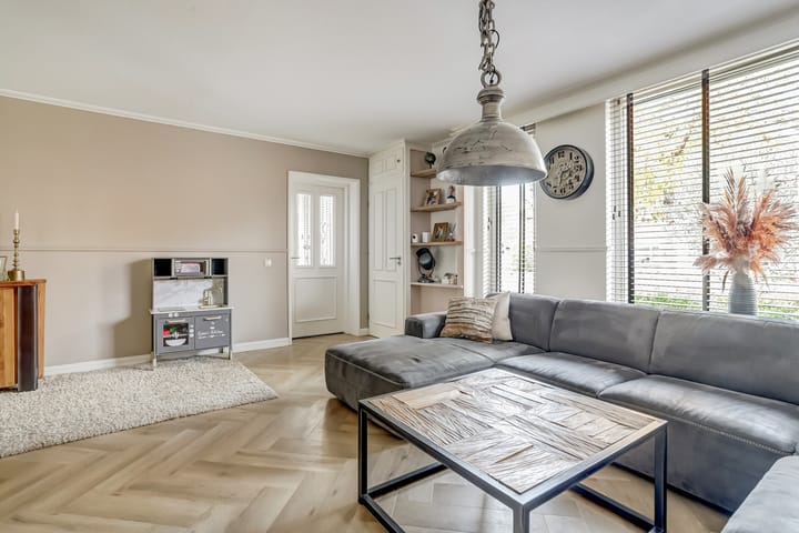 Photo 9 of Molenveldstraat 18