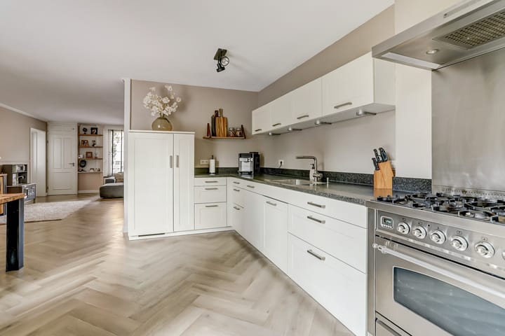 Photo 16 of Molenveldstraat 18