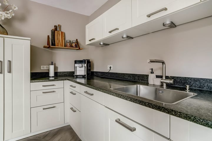 Photo 18 of Molenveldstraat 18