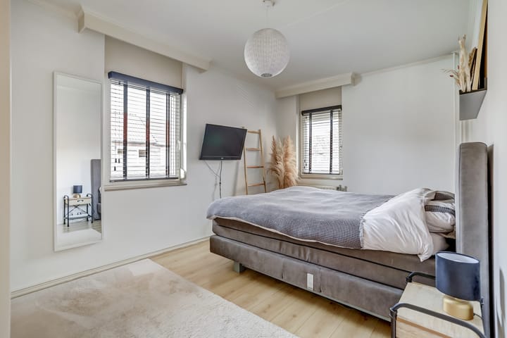 Photo 23 of Molenveldstraat 18