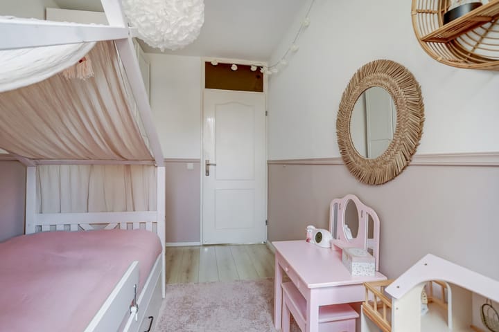 Photo 32 of Molenveldstraat 18