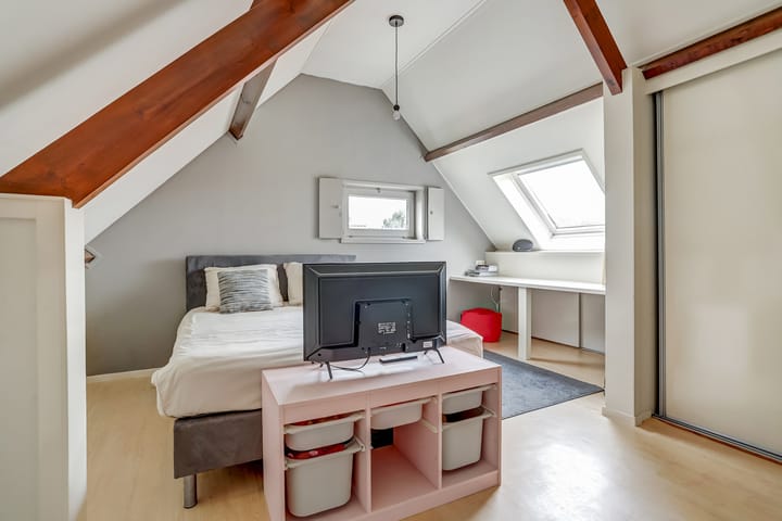 Photo 33 of Molenveldstraat 18