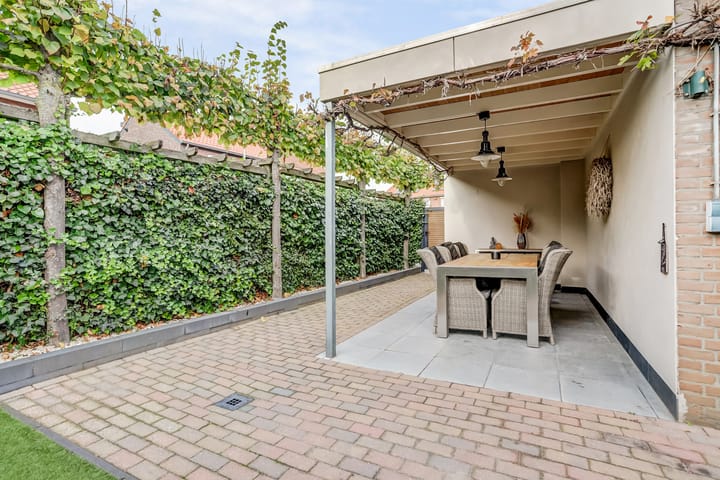 Photo 37 of Molenveldstraat 18