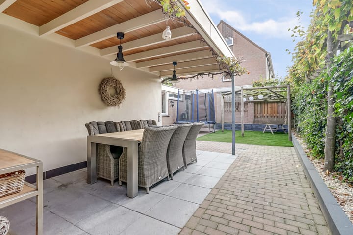 Photo 38 of Molenveldstraat 18