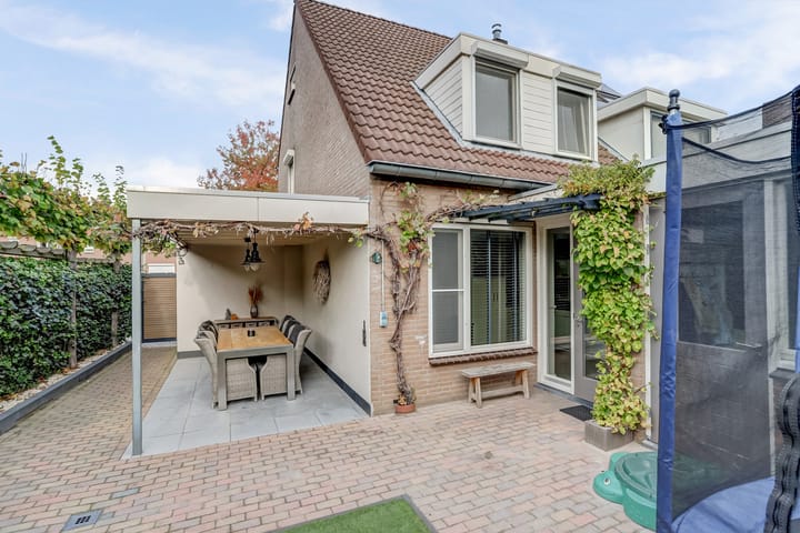 Photo 40 of Molenveldstraat 18