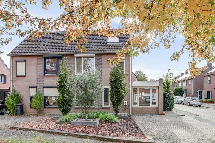 Photo 44 of Molenveldstraat 18