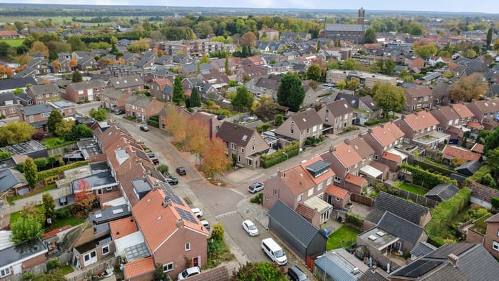 Photo 47 of Molenveldstraat 18