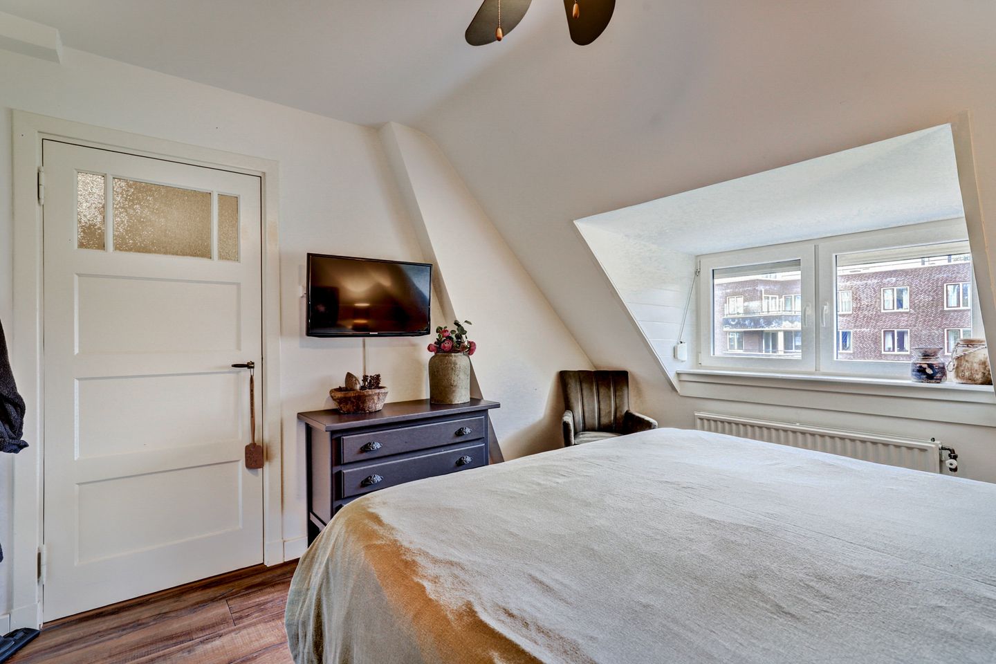 Foto 14 van van Schelbergenstraat 57