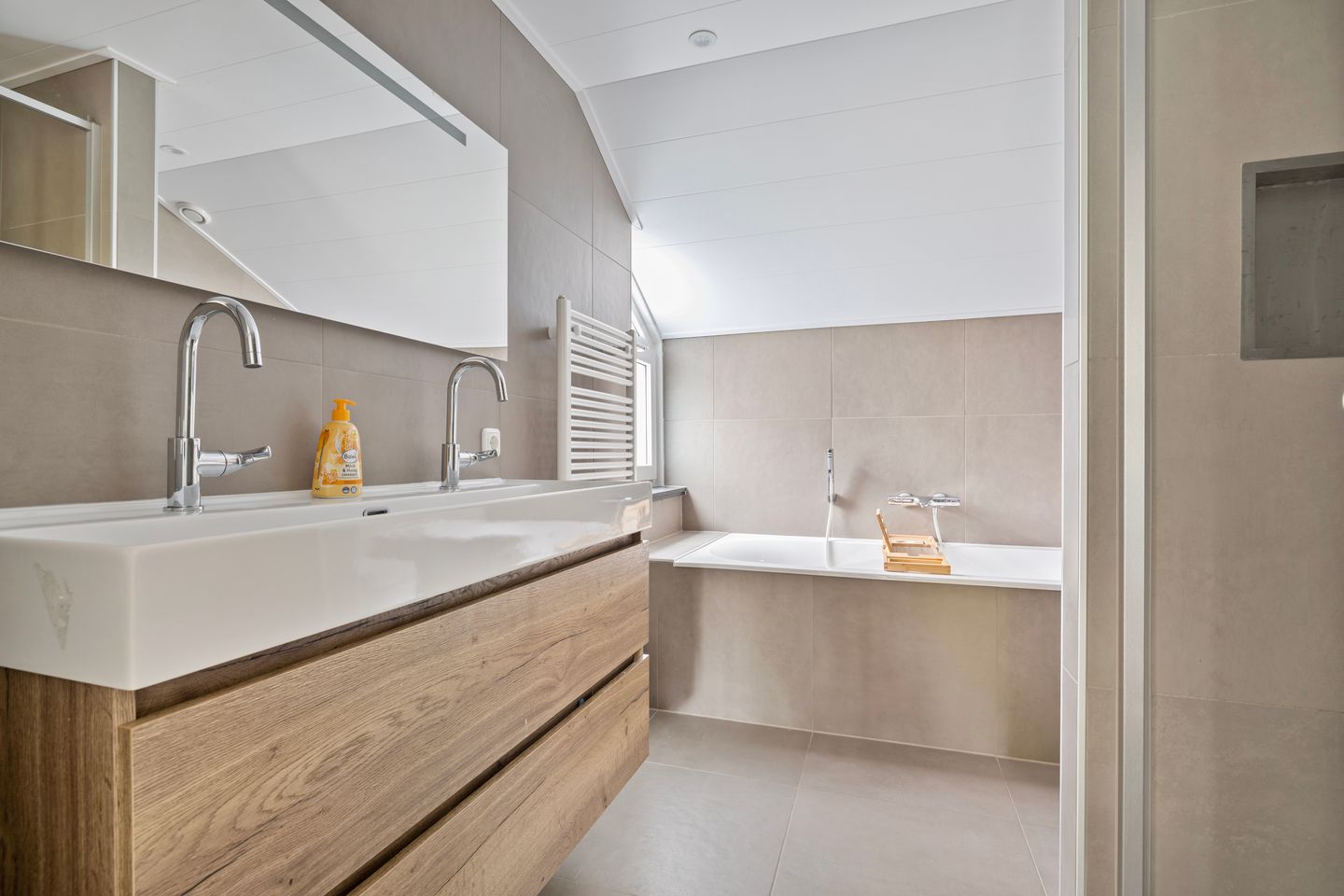 Photo 5 of Travertin 30