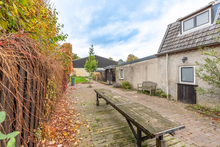 Photo 19 of Spoorstraat 58