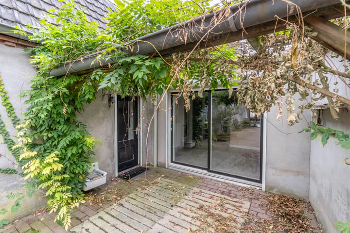 Photo 20 of Spoorstraat 58