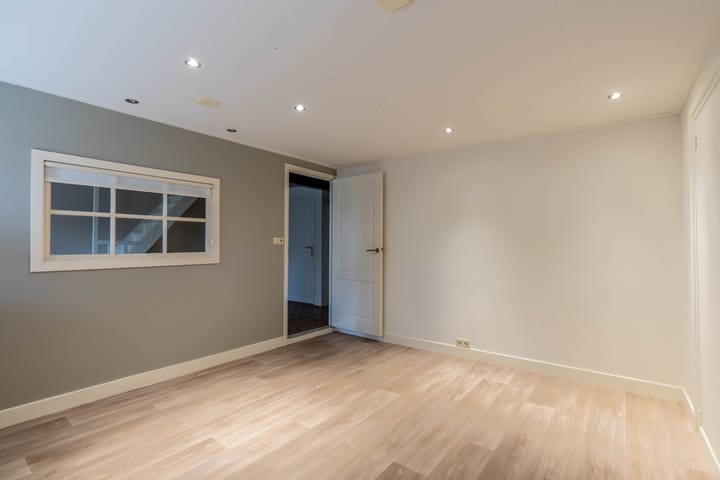 Photo 25 of Spoorstraat 58