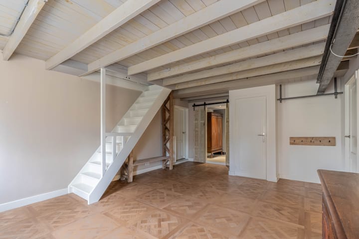 Photo 27 of Spoorstraat 58