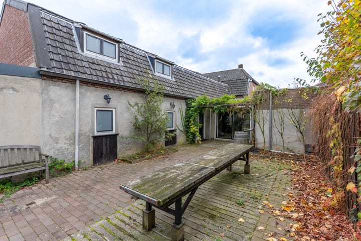 Photo 18 of Spoorstraat 58