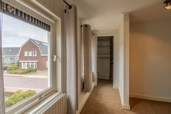 Photo 49 of Spoorstraat 58