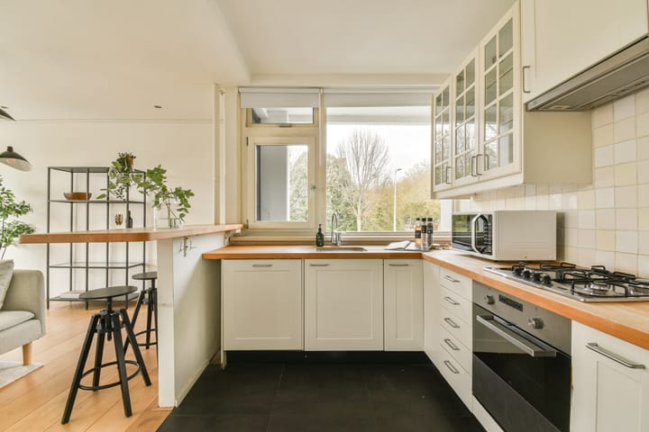 Photo 6 of Van Boshuizenstraat 1