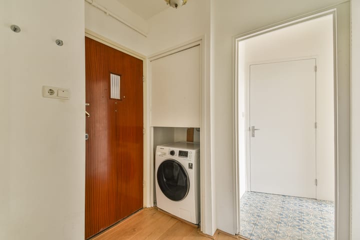 Photo 10 of Van Boshuizenstraat 1