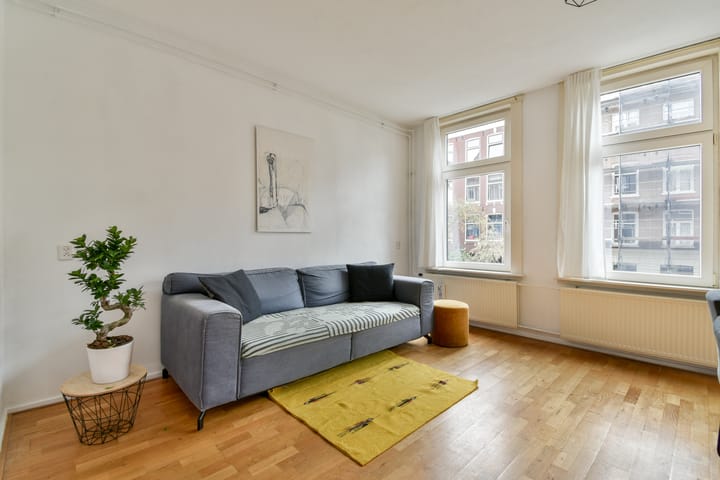 Photo 4 of Burmanstraat 28-1