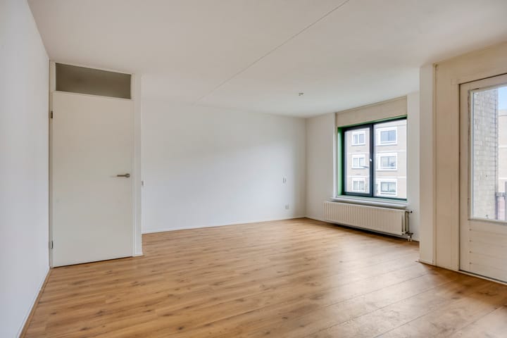 Photo 9 of Ir J.P. van Muijlwijkstraat 272