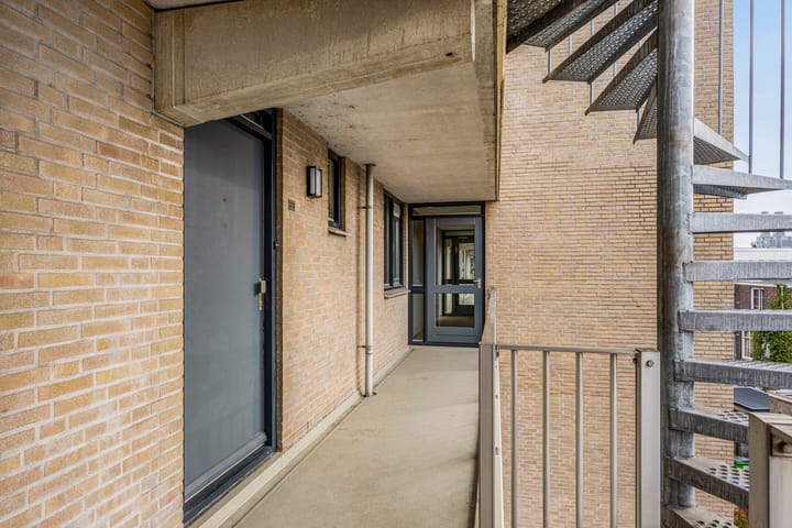 Photo 23 of Ir J.P. van Muijlwijkstraat 272