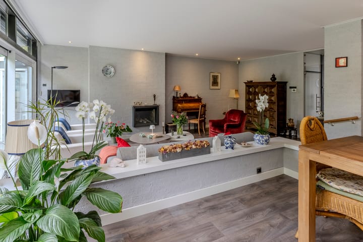 Photo 11 of Bredaseweg 323-B