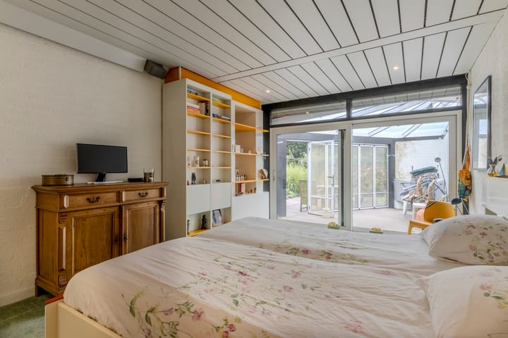 Photo 16 of Bredaseweg 323-B