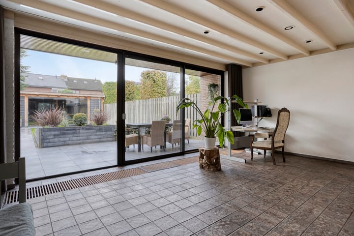 Foto 13 van van Goenstraat 9