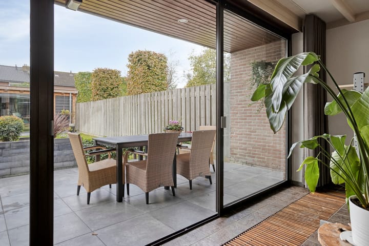 Foto 15 van van Goenstraat 9