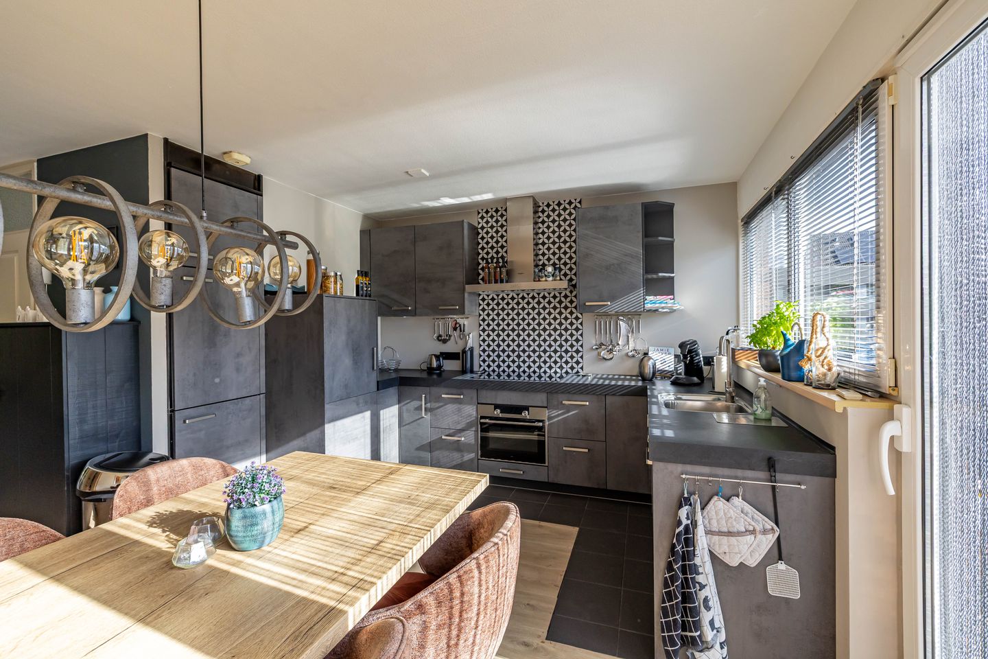 Photo 19 of Bonnen 12-D