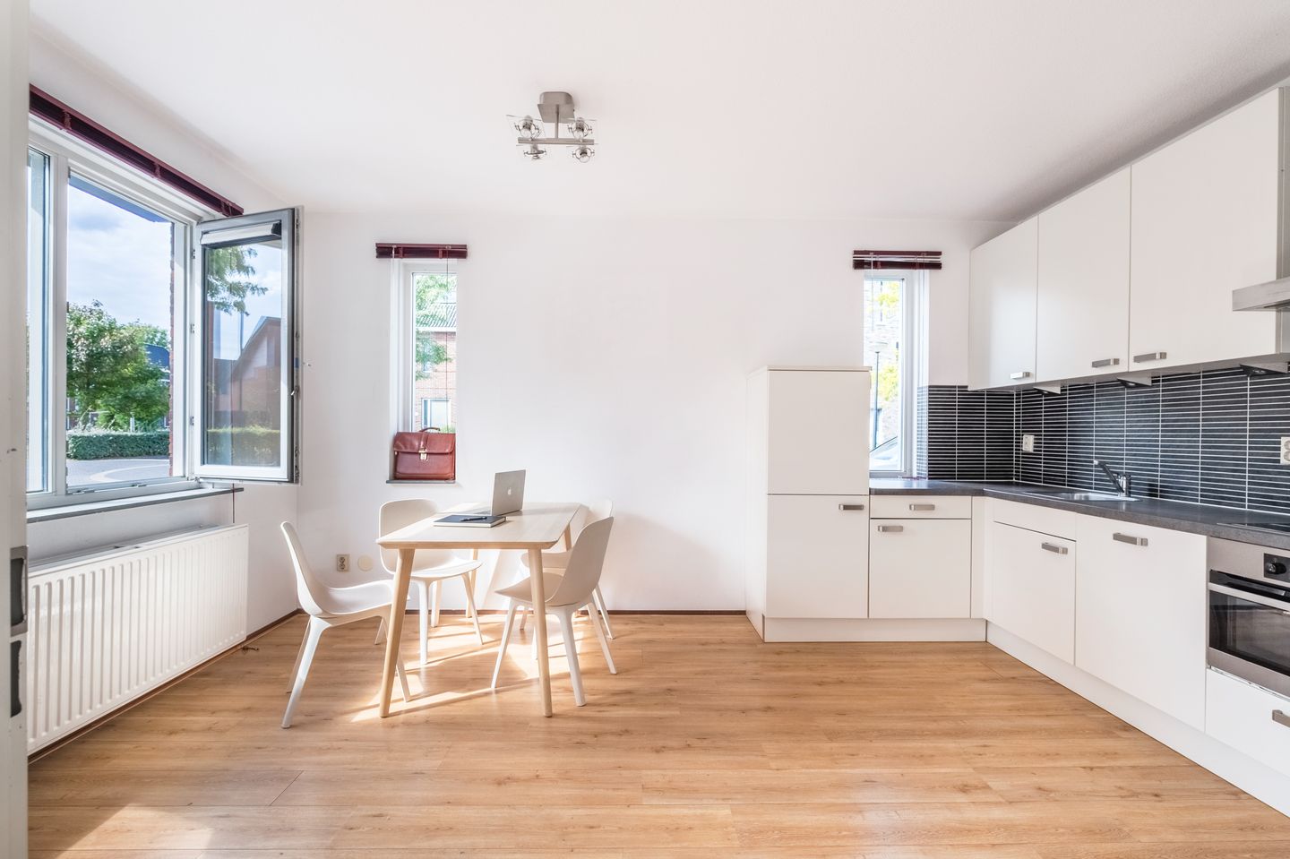 Foto 4 van Emanzana 3