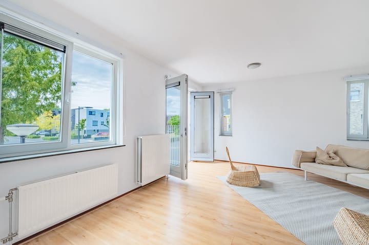 Photo 12 of Emanzana 3