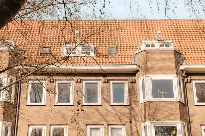 Photo 2 of Van Tuyll van Serooskerkenweg 28-3