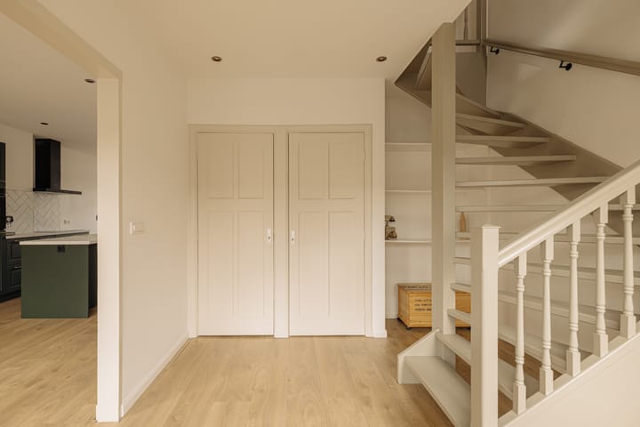 Photo 16 of Van Tuyll van Serooskerkenweg 28-3