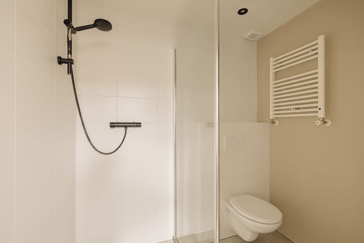 Photo 21 of Van Tuyll van Serooskerkenweg 28-3