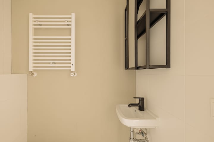 Photo 22 of Van Tuyll van Serooskerkenweg 28-3