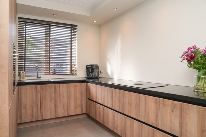 Photo 11 of Annie M.G. Schmidthof 17