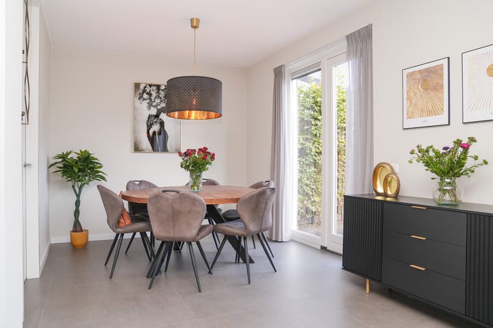 Photo 17 of Annie M.G. Schmidthof 17